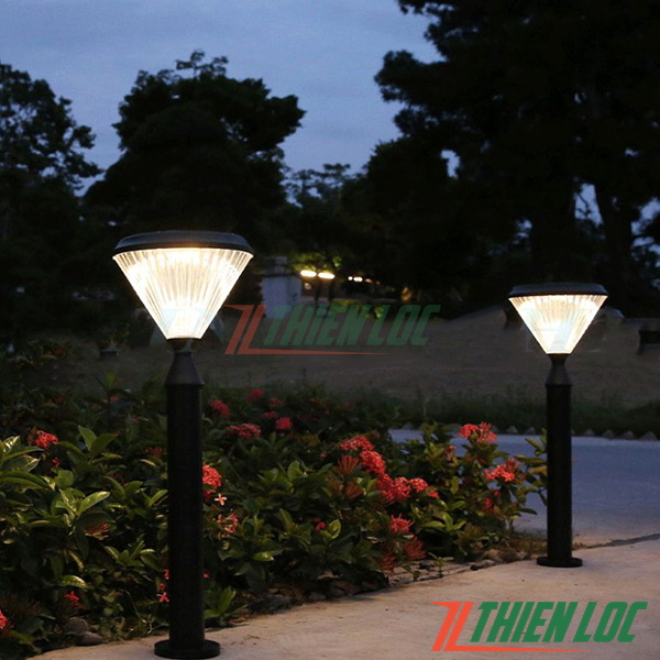 Trụ đèn sân vườn năng lượng mặt trời TNL03